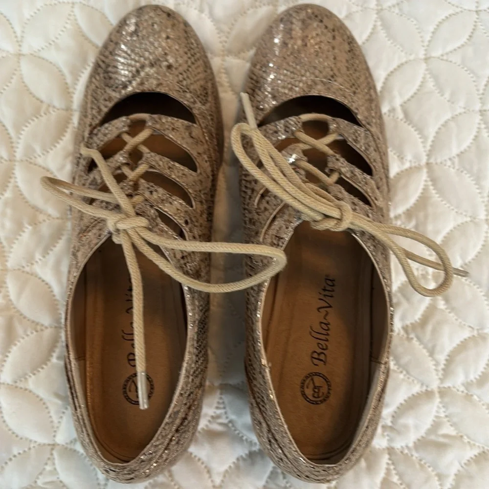 Belle-Vita Lace-Up Gold-Tone Snakeskin fabric Ankle Height Shoes Size 8.5 N